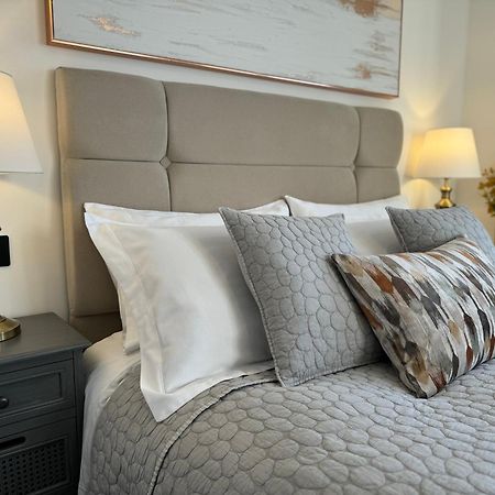 Elegant One Bedroom Apartment Swindon Dış mekan fotoğraf
