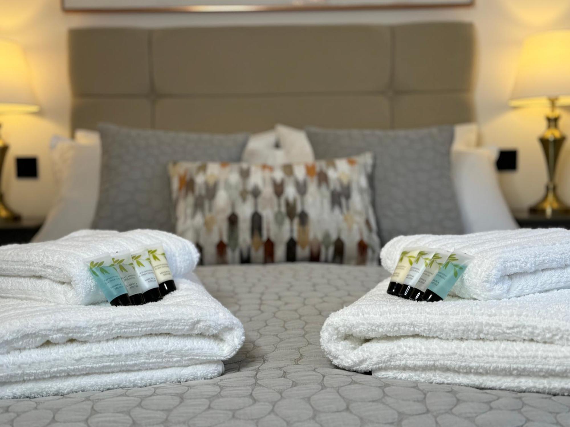 Elegant One Bedroom Apartment Swindon Dış mekan fotoğraf