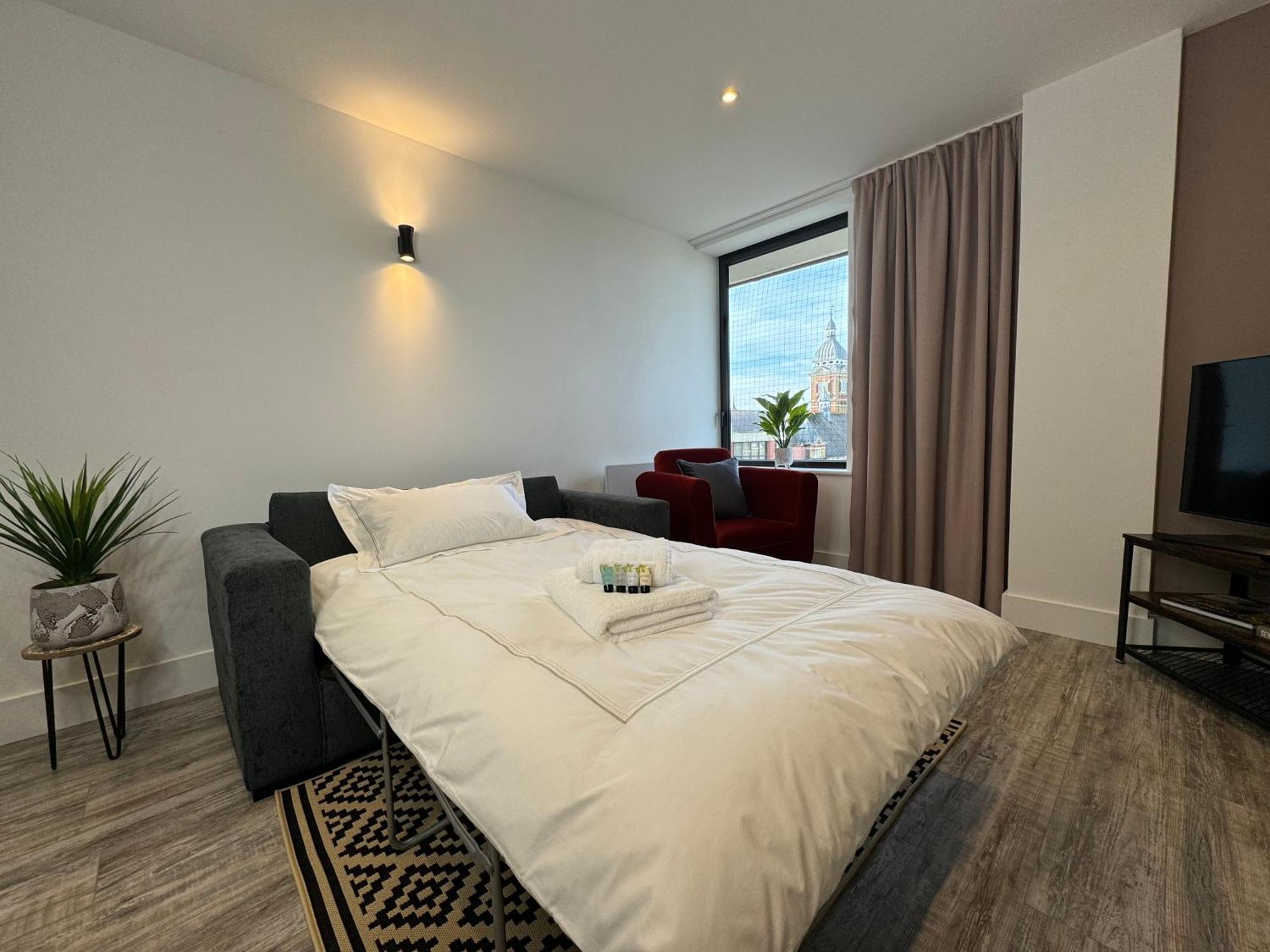 Elegant One Bedroom Apartment Swindon Dış mekan fotoğraf